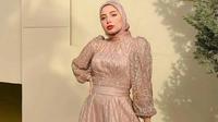 Ide baju untuk perempuan gemuk (Pinterest)