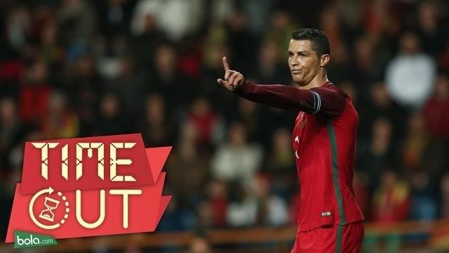 Megabintang Real Madrid, Cristiano Ronaldo, gagal mengeksekusi penalti saat timnas Portugal takluk 0-1 dari Bulgaria pada laga persahabatan yang berlangsung di Estadio Dr. Magalhaes Pessoa, Jumat (25/3/2016).