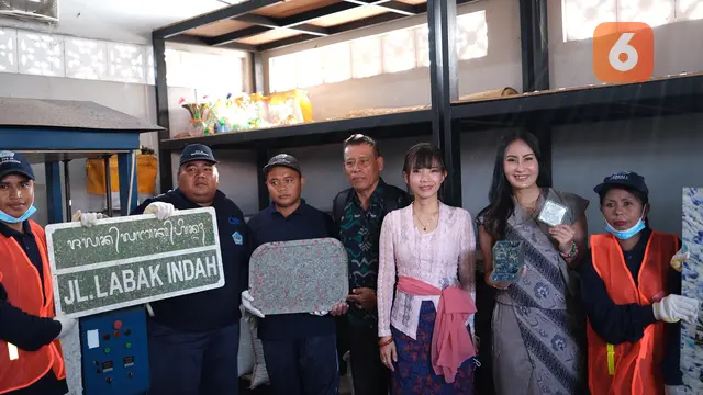 Director of Bali Waste Cycle Olivia Anastasia Padang pada Jumat (19/9/2026) di Denpasar, Bali, mengatakan sampah kemasan plastik multilapis (MLP) dapat diolah menjadi produk yang memiliki nilai ekonomi sekaligus nilai sosial.
