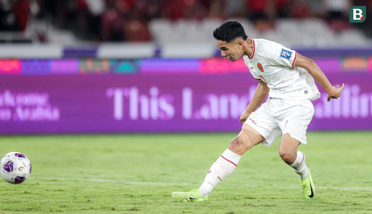 Gelandang Timnas Indonesia, Marselino Ferdinan mencetak gol kedua ke Gawang Arab Saudi pada pada laga lanjutan putaran ketiga Grup C Kualifikasi Piala Dunia 2026 di Stadion Utama Gelora Bung Karno (SUGBK), Senayan, Jakarta, Selasa (19/11/2024). (Bola.com/M Iqbal Ichsan)