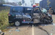 Ambulans Jenazah Tabrakan dengan Truk Tangki CPO, 5 Orang Luka Berat