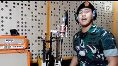 Isi lagu membahas masalah nasionalisme dan tolerasi umat beragama.