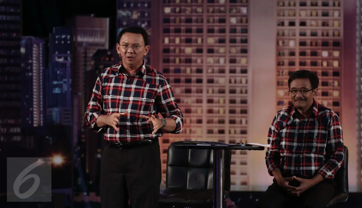 Cagub DKI Jakarta nomor 2, Basuki T Purnama memaparkan visi misi pada debat perdana Cagub DKI Jakarta di Bidakara, Jakarta, Jumat (13/1). Ahok menjawab pertanyaan moderator tentang solusi masalah ketimpangan dan kemiskinan. (Liputan6.com/Faizal Fanani)