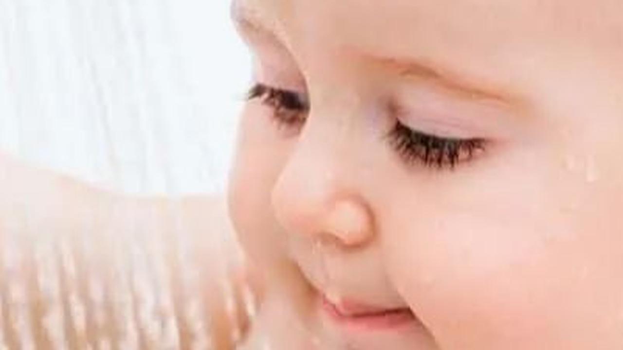<b>Tips Memandikan Bayi dengan Air Hangat</b>