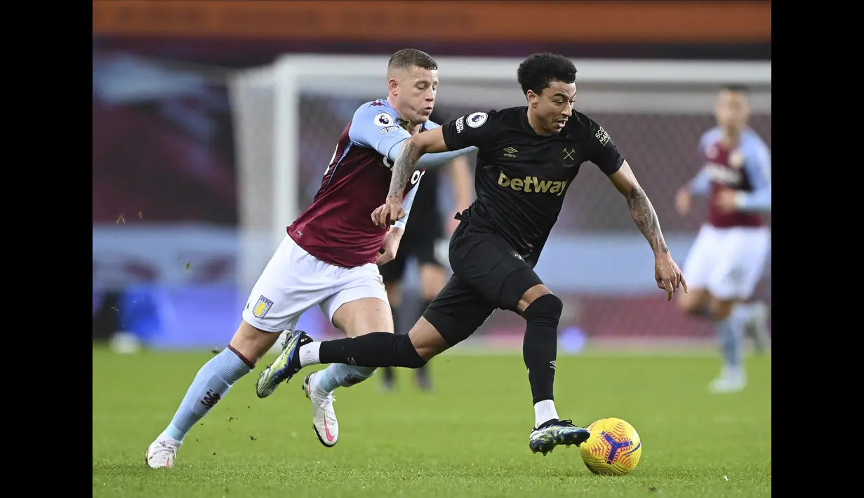 Jesse Lingard menjadi pemain kedua yang mencetak dua gol ketika menjalani debut untuk West Ham setelah Trevor Sinclair pada Januari 1998 silam ketika menghadapi Everton. (Foto: AP/Pool/Laurence Griffiths)