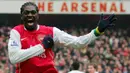 Emmanuel Adebayor tercatat mampu mengoleksi 97 gol di Liga Inggris. Sayangnya, pemain berkebangsaan Togo tersebut tak meraih satu pun trofi meski pernah berkarier di tiga klub yang berstatus Big Six, yaitu Arsenal, Manchester City, dan Tottenham. (AFP/Carl De Souza)