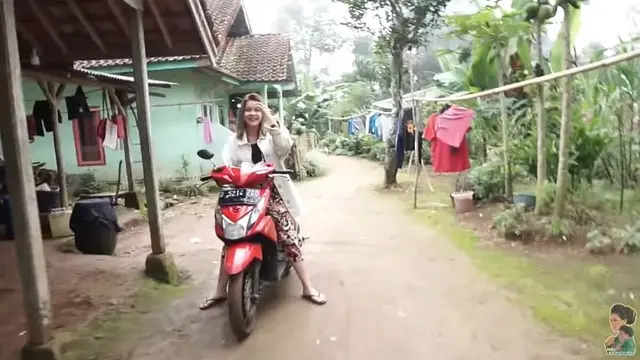 Meli Lida di Kampung Halaman