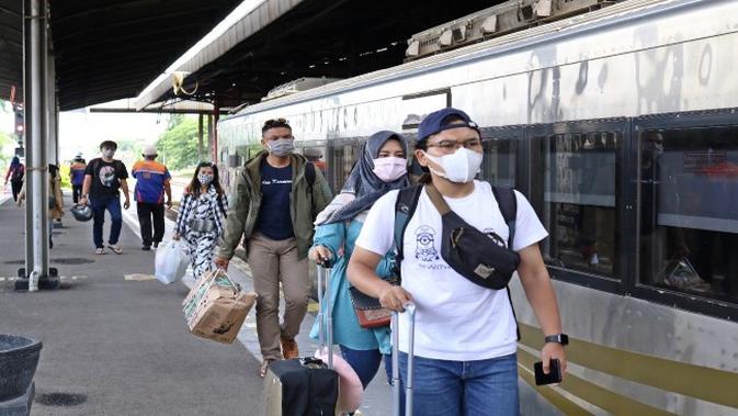 222.867 Tiket Kereta Ludes Jelang Nataru - Vimarsana News