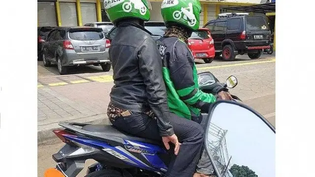7 Potret Nyeleneh Kelakuan Penumpang Ojek Online, Bikin Geleng Kepala