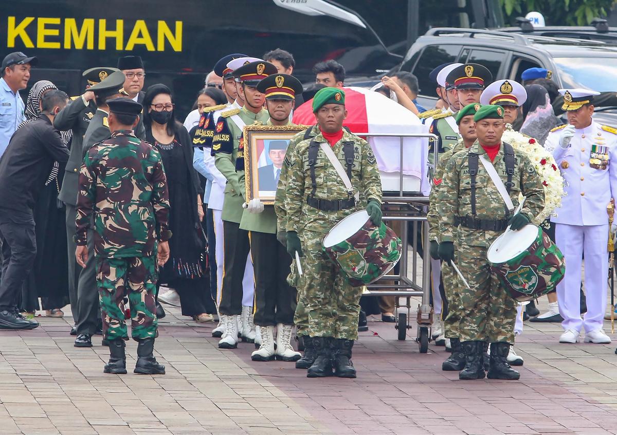 FOTO: Pemakaman Militer Juwono Sudarsono di TMP Kalibata