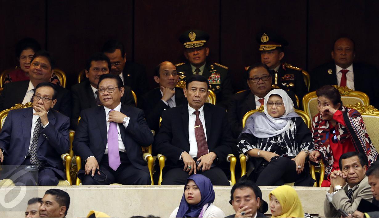 Menko Polhukam Wiranto, Menlu Retno Marsudi dan Menteri Kelautan dan Perikanan Susi Pudjiastuti menghadiri acara pidato Raja Arab Saudi Salman bin Abdulaziz Al Saud di Gedung DPR, Kompleks Parlemen Senayan, Jakarta, Kamis (2/3). (Liputan6.com/Johan Tallo)