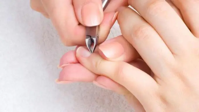 3 Cara Merawat Kutikula Kuku Agar Tidak Kasar