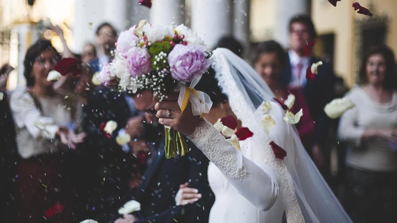 Wanita Jepang ini Jatuh Cinta lalu Nikahi Pria AI Ciptaannya, Pertunangan dengan Laki Sungguhan Kandas