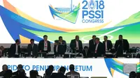 Suasana Kongres PSSI 2018 yang berlangsung di ICE BSD, Tangerang (13/1/2018). Salah satu agenda Kongres PSSI 2018 adalah revisi Statuta. (Bola.com/Nicklas Hanoatubun)