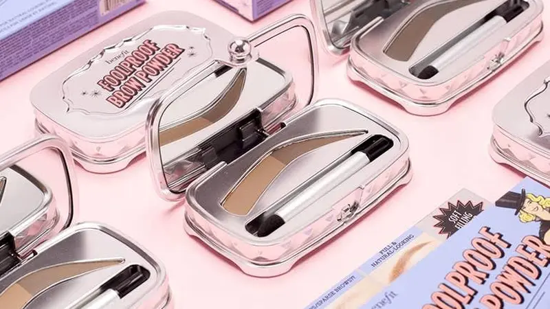 Alis Penuh dan Natural dengan Benefit Foolproof Brow Powder