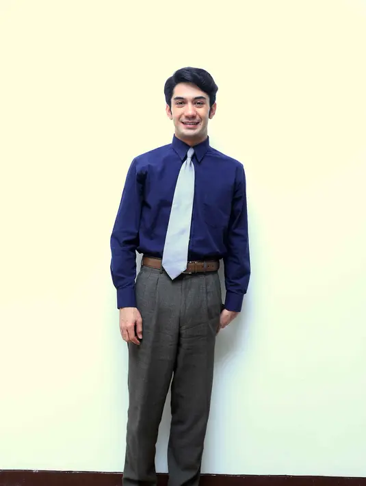 Dalam film Rudy Habibie, Reza kembali dipercaya memerankan sosok mantan presiden BJ Habibie waktu masih muda. (Nurwahyunan/Bintang.com)