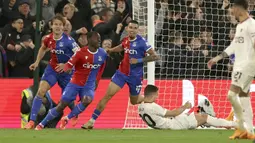 Kekalahan 0-4 Manchester United dari Crystal Palace menjadi kekalahan ke-13 MU musim ini di Liga Inggris yang menjadi rekor kekalahan terbanyak dalam semusim di era Premier League. Masih menyisakan tiga laga, bukan tak mungkin MU masih akan menambah daftar kekalahannya musim ini. (AP Photo/Ian Walton)