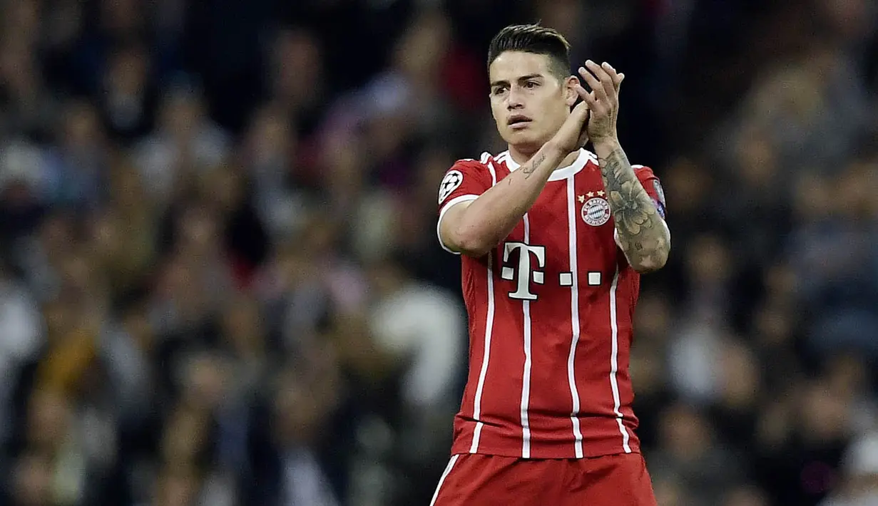 1. James Rodriguez (Real Madrid) - Berstatus pemain bintang tak membuat ia masuk skuat utama Real Madrid. Pria kolombia ini dipinjamkan ke Bayern Muenchen dan mampu membuktikan diri dengan menjuarai Bundesliga musim ini. (AFP/Oscar Del Pozo)