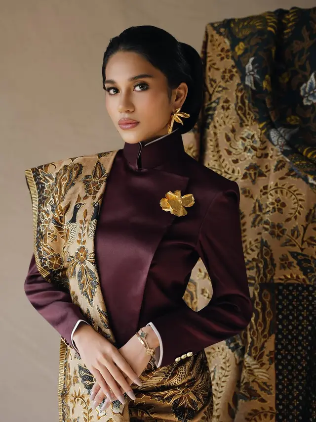 Deretan Gaya Azizah Salsha Tampil dengan Fuller Lips yang Bikin Pangling hingga Disebut Mirip Ariel Tatum