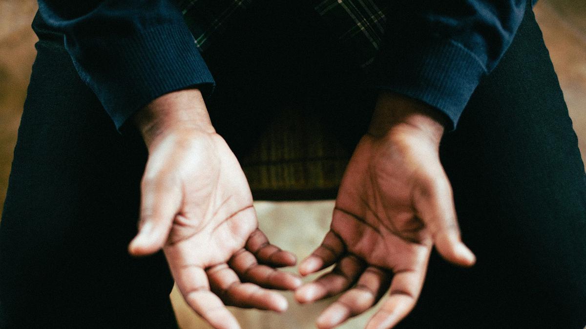 Stoikisme dalam Islam: Konsep Menghadapi Ketidakpastian Hidup dengan Ketenangan