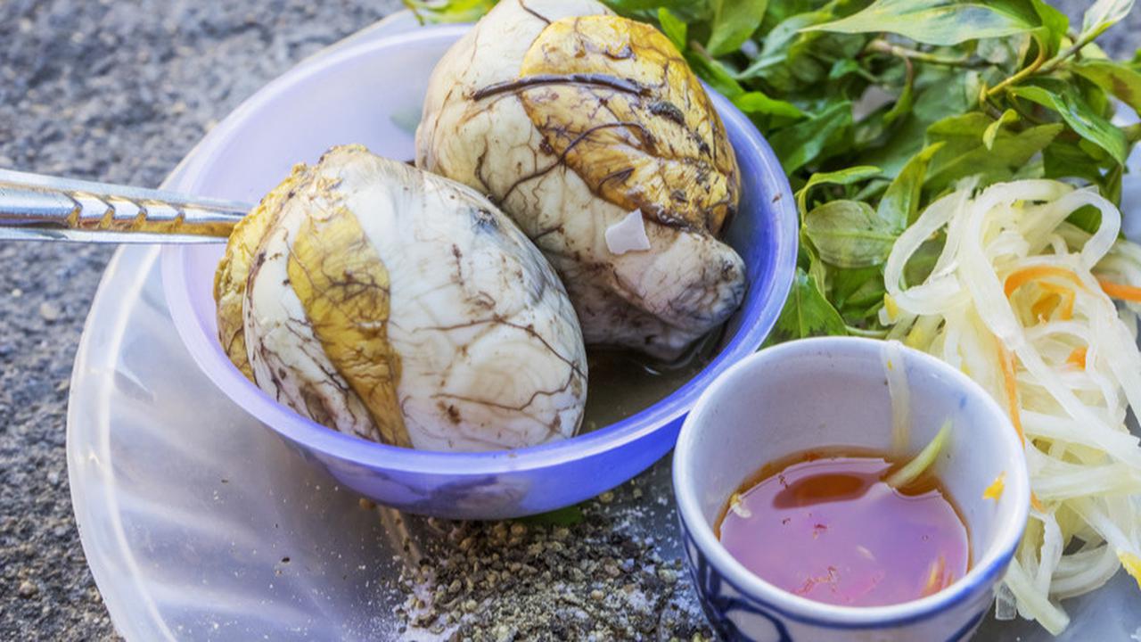 Bukan Sekadar Kuliner Ekstrem: Mengungkap Manfaat Balut, Telur Fermentasi Kaya Gizi dari Asia Tenggara yang Baik untuk Tubuh