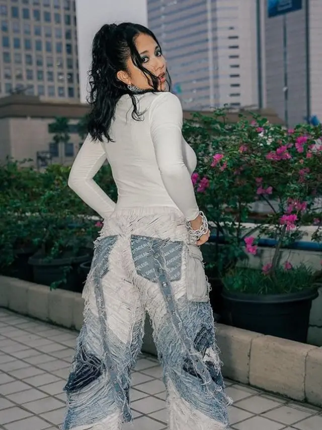 Sitha Marino dengan tubuh curvy (Instagram/sithamarino)