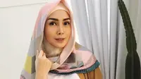 Bukan Kafe, Ini Tempat Gaul Fenita Arie Setelah Berhijab