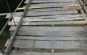 Jembatan Gantung di Pringsewu Rusak, Warga Harus Memutar 16 Kilometer