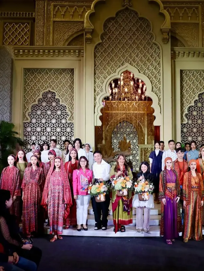 Koleksi Busana Raya pada Raya Fashion Fest 2025 (photo by Central Park Mall)