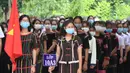 Para siswa mengikuti upacara pembukaan sekolah di sebuah sekolah menengah atas di Dak Lak, Vietnam, 5 September 2020. Hampir 23 juta siswa di Vietnam memulai tahun ajaran baru pada 5 September 2020 di tengah pandemi COVID-19. (Xinhua/VNA)