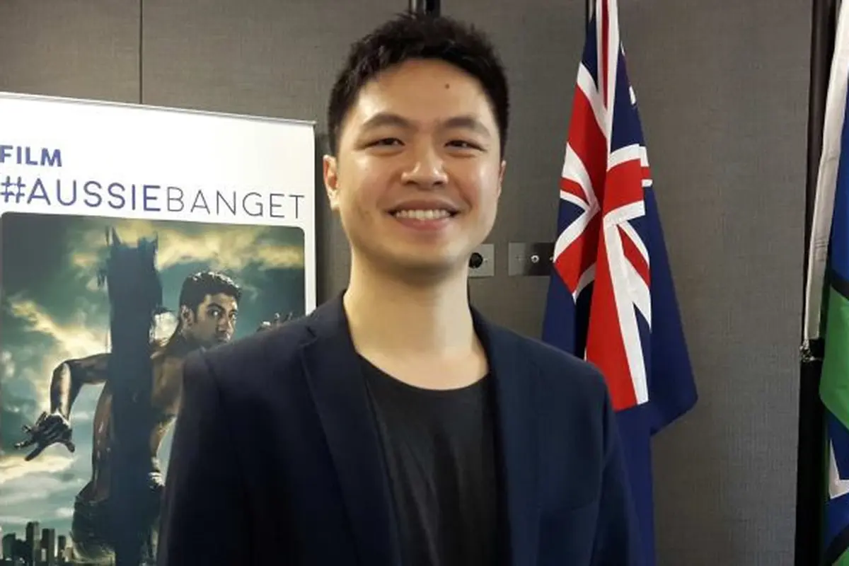 WNI bernama Charles Santoso, sosok di balik ilustrator beberapa judul film Hollywood. (Nurina Savitri/ABC Australia Plus) 