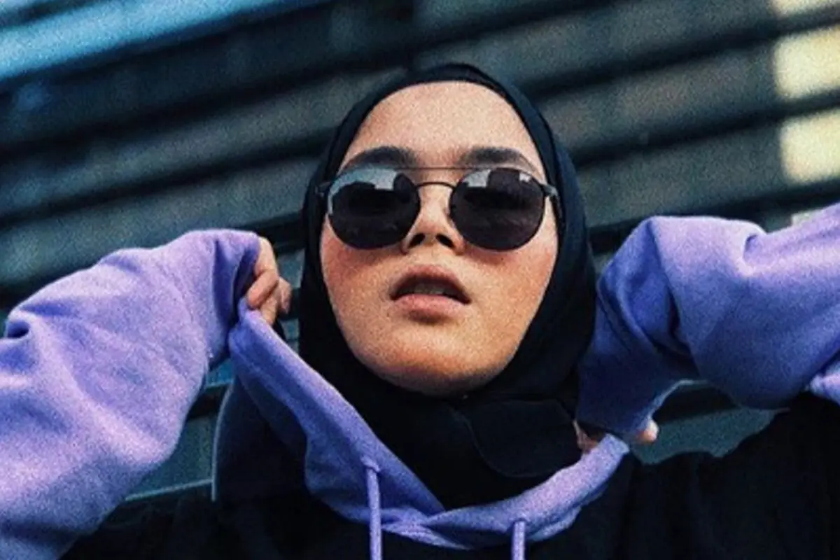 Penampilan di Bulan Ramadan Lebih Kece dengan Gaya Hijab Sivia Azizah yang Simpel