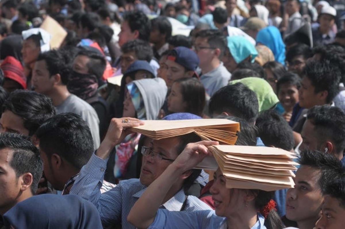 Begini padatnya ribuan pencari kerja di Job Fair GBK