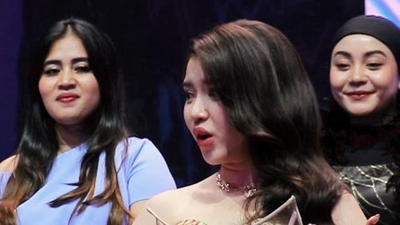 Momen Tiara Andini Tidak Sadar Menang Awards, Terlalu Asyik Ngobrol Bareng Fans - Langsung Bingung