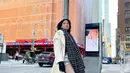 Tengah menjalani kulaih di Western Michigan University, saat ini Yoriko Angeline tengah vakum dalam dunia akting. Namun sebelum keberangkatannya ke Amerika, ia sudah banyak merampungkan proyek syuting saat ini tengah dipromosikan. Seperti serial Jingga dan Senja yang beradu akting dengan Abidzar Al Ghifari. (Liputan6.com/IG/@yorikooangln_)