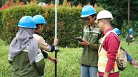 Dengan sistem 70 persen praktik, mahasiswa Politeknik Sinar Mas Berau Coal dibekali keterampilan lapangan yang sesuai SKKNI dan industri, hingga separuh masa studi mereka diisi magang dan praktik kerja nyata.