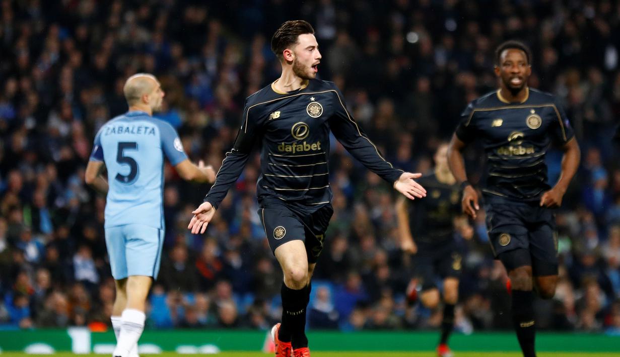 Pada menit ke-4, pemain Celtic, Patrick Roberts, menggiring bola hingga ke dalam kotak penalti Manchester City dan berhasil menjaringkan bola ke dalam gawang dengan tendangan mendatar kaki kiri. (Action Images via Reuters/Jason Cairnduff)