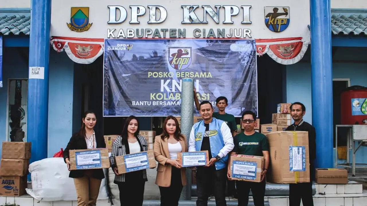ESP Lawfirm bekerjasama dengan KNPI Cianjur memberikan bantuan berupa beberapa barang-barang kebutuhan hidup hingga uang tunai kepada korban gempa (Istimewa)