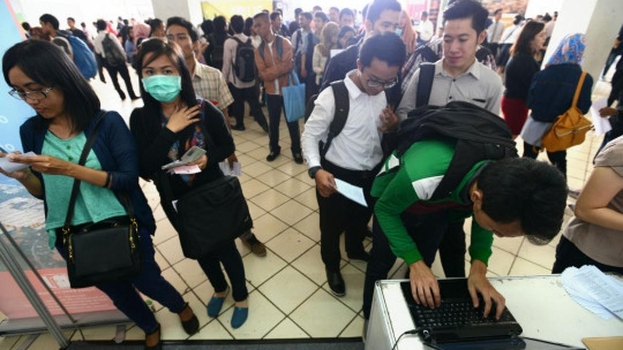 Geliat pencari kerja serbu Job For Career 2015