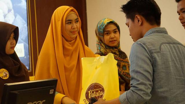 Ria Ricis dan Oki Setiana Dewi