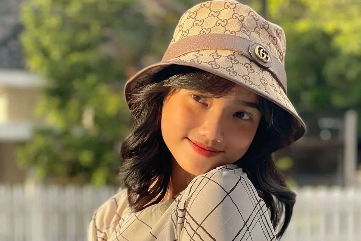 Fuji An Kenakan Pensil Alis untuk Bulu Mata Kurang dari Rp50 ribuan (Foto: Instagram @fuji_an)