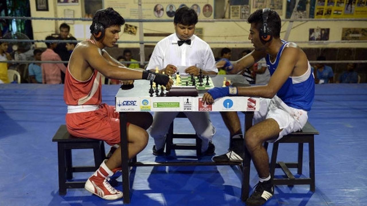 Beginilah jadinya bila turnamen tinju digabungkan dengan catur