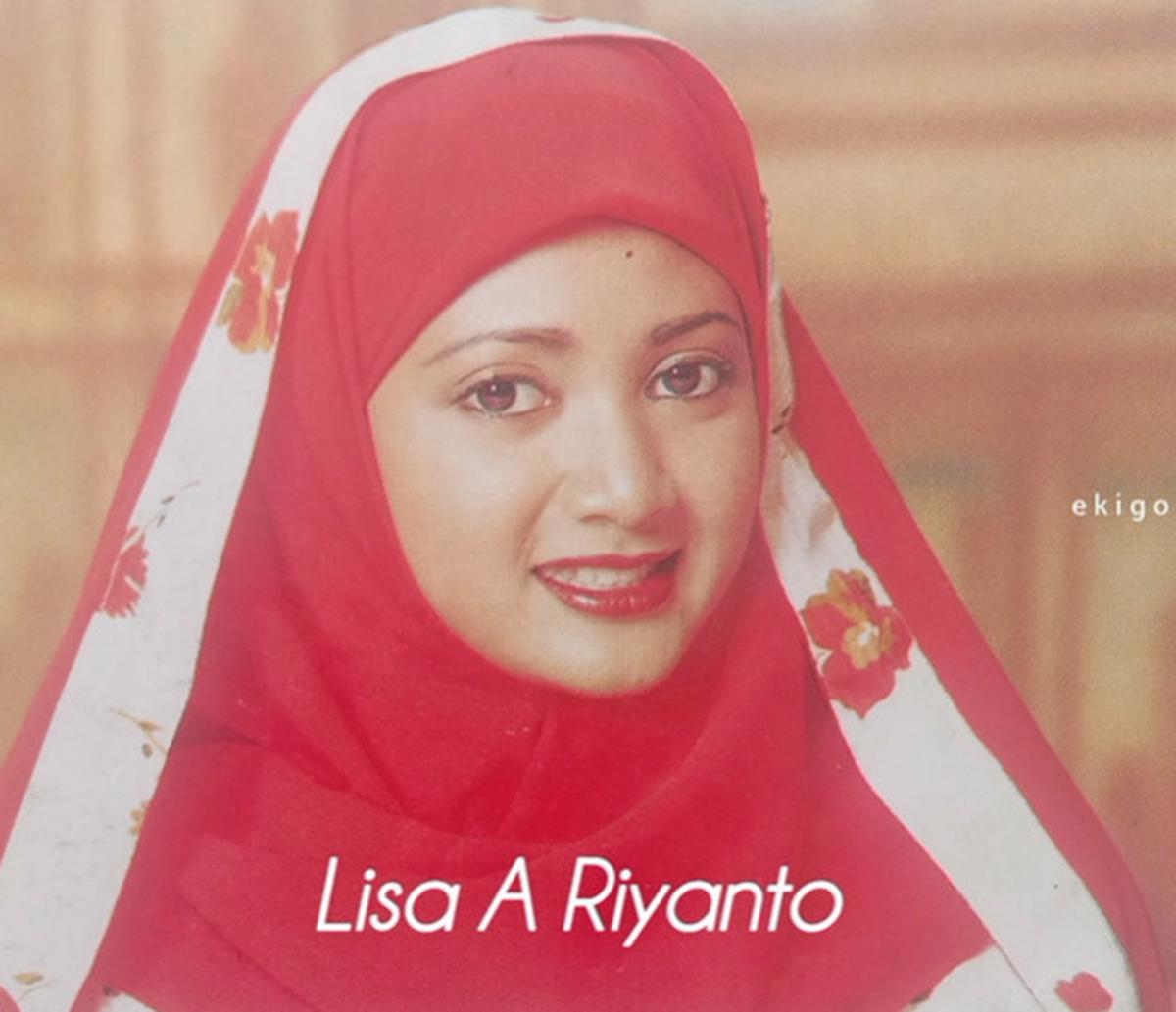 Pesona Hijab Artis Tahun 1997-an, Tak Lengkap Tanpa Kopiah