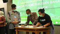 Menteri Pertanian Syahrul Yasin Limpo menyaksikan penandatanganan kerjasama Kementan dan PT. Aplikasi Karya Anak Bangsa yang menaungi Gojek di Kantor Pusat Kementerian Pertanian (3/4).