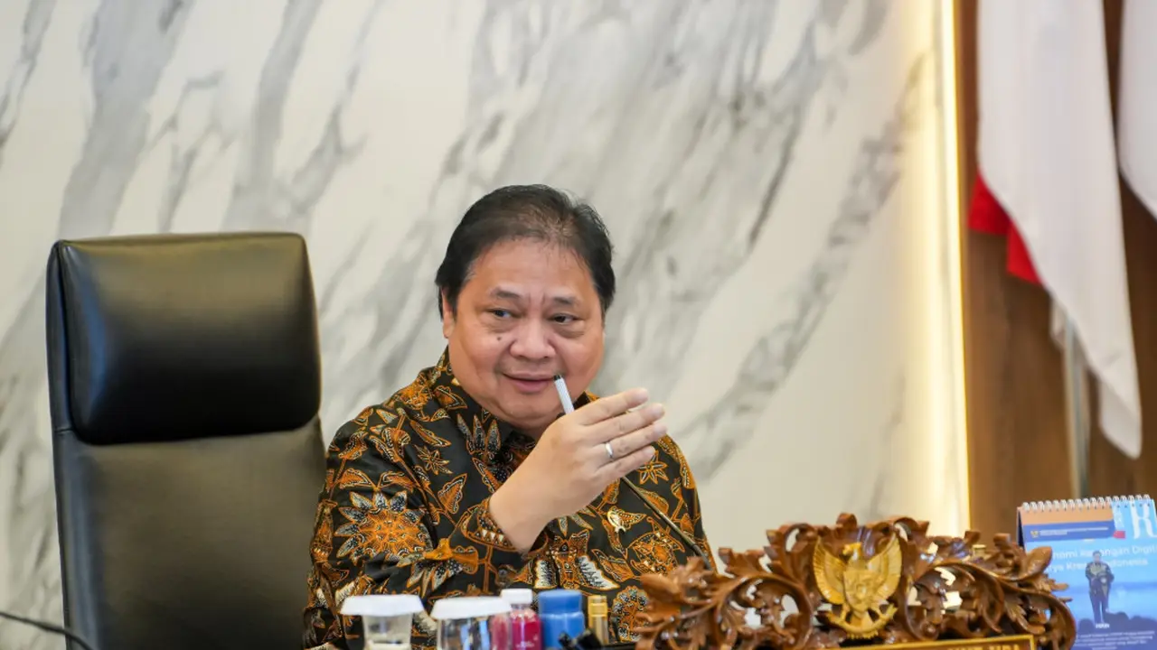 Menko Bidang Perekonomian Airlangga Hartarto saat Rapat Koordinasi Komite Kebijakan Pembiayaan KUR bagi UMKM. (Foto: ekon.go.id)