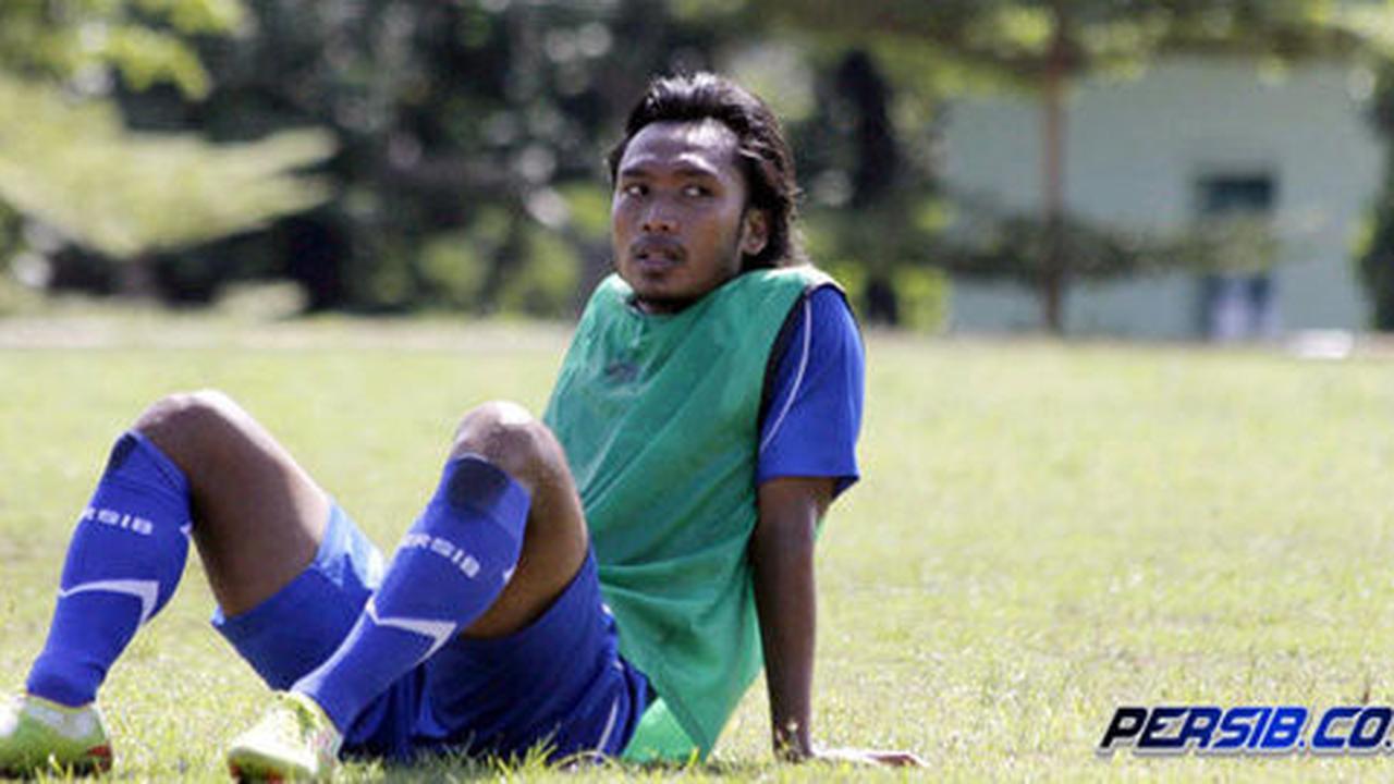 Pemain Persib ini jarang sekali potong rambut