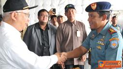Citizen6, Tanjung Priok: Ekspedisi Bhakesra yang telah melaksanakan kegiatan pelayaran sekitar satu bulan ke pulau-pulau terluar dan terpencil  dengan KRI Banda Aceh-593 tiba di dermaga Kolinlamil, Tanjung Priok Jakarta Utara, Rabu (26/9). (Pengirim: Disp