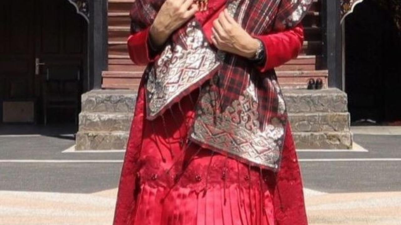 <b>Sejarah Baju Kurung</b>