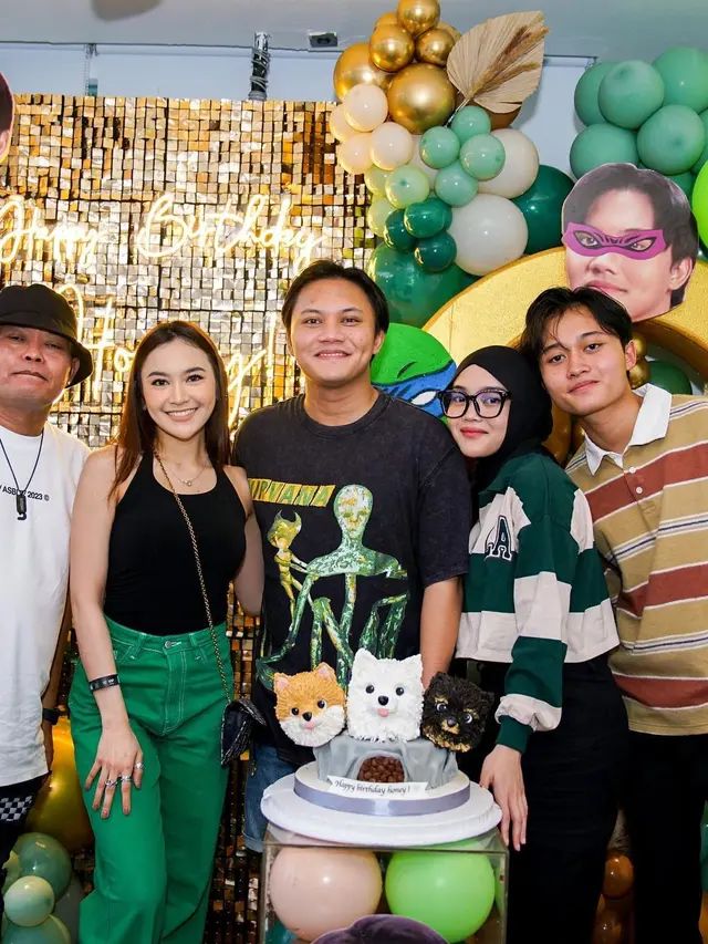 6 Potret Kejutan Ultah Rizky Febian ke-26 dari Mahalini, Sule Ikut Memeriahkan