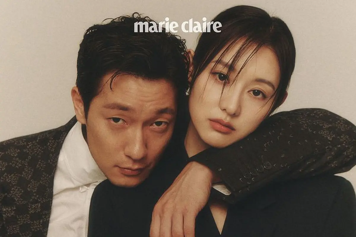 Son Suk Ku dan Kim Ji Won. (Foto: Instagram/marieclairekorea)